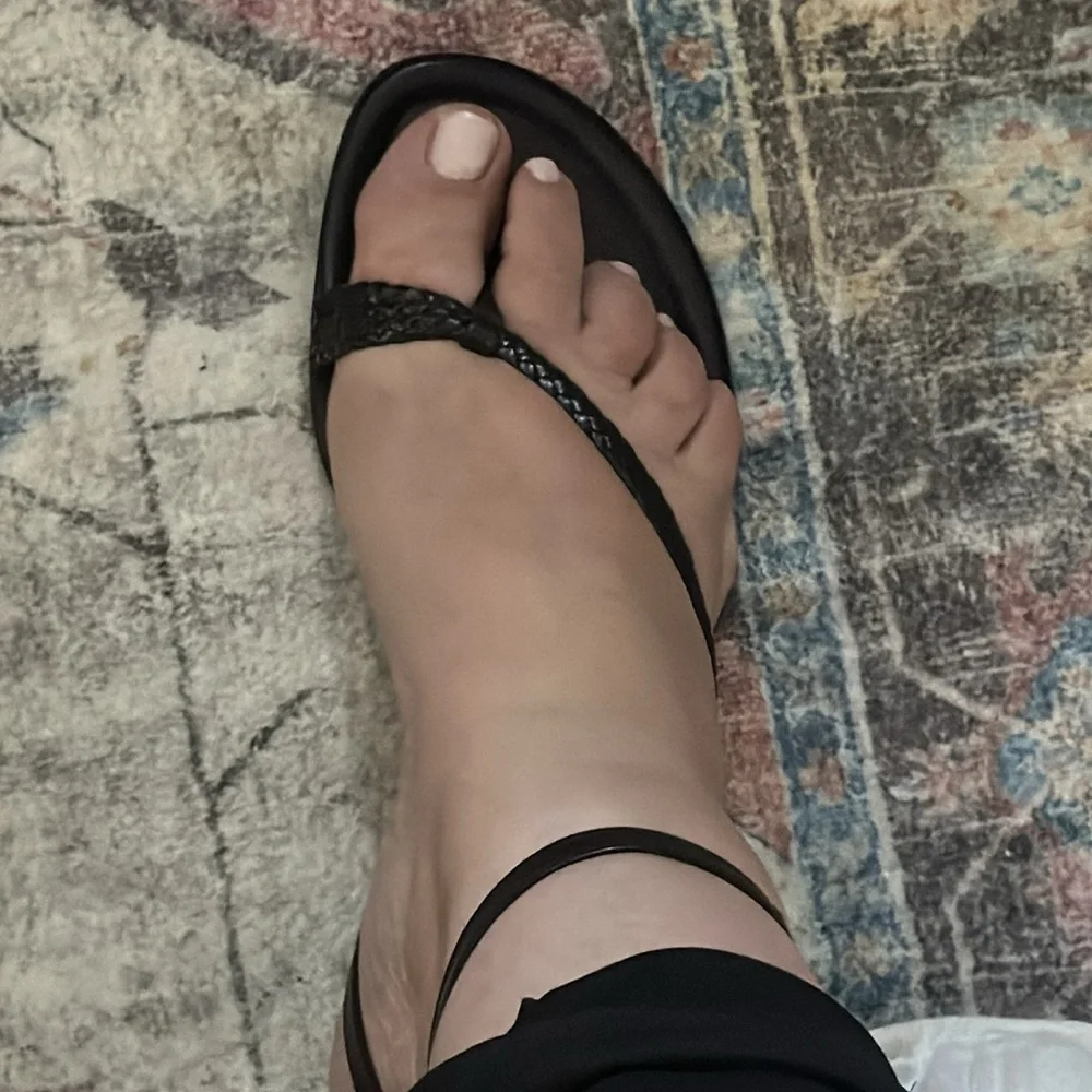 Saks Fifth Avenue black ankle strap braided straps thong flat sandals‎ Sz 10